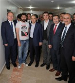 Gençlik ve Spor Bakanı Akif Çağatay Kılıç, Sivas Ak Parti İl Başkanlığı'ni ziyaret etti.