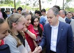 Gençlik ve Spor Bakanı Akif Çağatay Kılıç, Samsun Terme ilçesinde hemşehrileri ile sohbet etti.