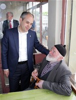 Gençlik ve Spor Bakanı Akif Çağatay Kılıç, Samsun Terme ilçesinde hemşehrileri ile sohbet etti.