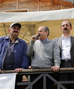 Gençlik ve Spor Bakanı Akif Çağatay Kılıç, DOĞA-DER gençlerinin yapacağı yürüyüşün başlangıç startını verdi.
