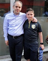 Gençlik ve Spor Bakanı Akif Çağatay Kılıç, Samsun'un Çiftlik Caddesi'nde hemşehrileri ile bir araya geldi.