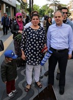 Gençlik ve Spor Bakanı Akif Çağatay Kılıç, Samsun'un Çiftlik Caddesi'nde hemşehrileri ile bir araya geldi.