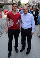 Gençlik ve Spor Bakanı Akif Çağatay Kılıç, Samsun'un Çiftlik Caddesi'nde hemşehrileri ile bir araya geldi.