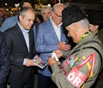 Gençlik ve Spor Bakanı Akif Çağatay Kılıç, Samsun'da düzenlenen Gençlik Festivali ve Fener Alayı Yürüyüşüne katıldı.