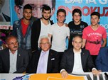 Gençlik ve Spor Bakanı Akif Çağatay Kılıç, Samsun Ondokuzmayıs Seçim Kordinasyon Merkezi Bürosu'nu ziyaret etti.