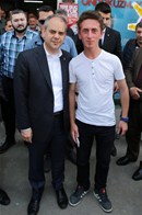 Gençlik ve Spor Bakanı Akif Çağatay Kılıç, Samsun Ondokuzmayıs Seçim Kordinasyon Merkezi Bürosu'nu ziyaret etti.