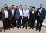 Gençlik ve Spor Bakanı Akif Çağatay Kılıç, Yakakentli hemşehrileri ile sohbet etti.