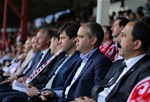 Gençlik ve Spor Bakanı Akif Çağatay Kılıç, Samsunspor ile Denizlispor takımları arasında oynanan futbol karşılaşmasını izledi.