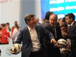 Başbakan Ahmet Davutoğlu ile Gençlik ve Spor Bakanı Akif Çağatay Kılıç, Gençlik ve Spor Bakanlığı’nın 190 adet Spor Tesisin açılışı ile 22 Adet Spor Tesisinin temel atma törenlerine katıldı.
