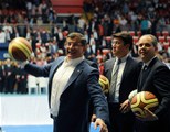 Başbakan Ahmet Davutoğlu ile Gençlik ve Spor Bakanı Akif Çağatay Kılıç, Gençlik ve Spor Bakanlığı’nın 190 adet Spor Tesisin açılışı ile 22 Adet Spor Tesisinin temel atma törenlerine katıldı.