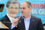 Gençlik ve Spor Bakanı Akif Çağatay Kılıç, Samsun'un Tekkeköy ilçesi Kurtuluş Mahallesi'ni ziyaret etti.