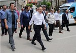 Gençlik ve Spor Bakanı Akif Çağatay Kılıç, Samsun'un Vezirköprü İlçesi Havza Caddesi esnafını ziyaret etti.