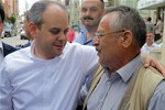 Gençlik ve Spor Bakanı Akif Çağatay Kılıç, Samsun'un Vezirköprü İlçesi Havza Caddesi esnafını ziyaret etti.