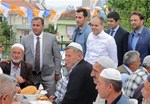 Gençlik ve Spor Bakanı Akif Çağatay Kılıç, Samsun'un Vezirköprü İlçesi Arıca Mahallesi'nde düzenlenen Rahmet Duası programına katıldı.