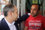 Gençlik ve Spor Bakanı Akif Çağatay Kılıç, Samsun'un Vezirköprü İlçesi esnafını ziyaret etti.
