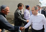 Gençlik ve Spor Bakanı Akif Çağatay Kılıç, Samsun'un Vezirköprü İlçesi Oymaağaç ve Türkmen Mahalleri'ni ziyaret etti.