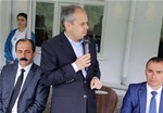 Gençlik ve Spor Bakanı Akif Çağatay Kılıç, Samsun'un Ayvacık İlçesi'ndeki hemşehrileri ile bir araya geldi.