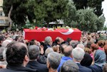 Gençlik ve Spor Bakanı Akif Çağatay Kılıç, merhum Opr. Dr. Kamil Furtun'un cenaze törenine katıldı.