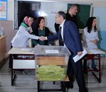Gençlik ve Spor Bakanı Akif Çağatay Kılıç, Samsun Atatürk Lisesi’nde 2203 nolu sandıkta 7 Haziran 2015 Genel Seçimleri için oy kullandı.