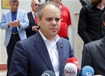 Gençlik ve Spor Bakanı Akif Çağatay Kılıç, Samsun Atatürk Lisesi’nde 2203 nolu sandıkta 7 Haziran 2015 Genel Seçimleri için oy kullandı.
