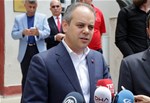 Gençlik ve Spor Bakanı Akif Çağatay Kılıç, Samsun Atatürk Lisesi’nde 2203 nolu sandıkta 7 Haziran 2015 Genel Seçimleri için oy kullandı.