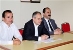 Gençlik ve Spor Bakanı Akif Çağatay Kılıç, Ak Parti Ayvacık İlçe Başkanlığı'nı ziyaret etti.