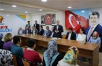Gençlik ve Spor Bakanı Akif Çağatay Kılıç, Ak Parti Vezirköprü İlçe Başkanlığı'nı ziyaret etti.