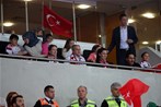 Gençlik ve Spor Bakanı Akif Çağatay Kılıç, 2017 FIBA Kadınlar Avrupa Şampiyonası Grup Elemeleri'nin ilk maçında karşı karşıya gelen Türkiye A Milli Kadın Basketbol Takımı ile İsrail maçını izledi.