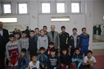 Gençlik ve Spor Bakanı Akif Çağatay Kılıç, Kırıkkale Başpınar Stadyumu'nun altında bulunan boks salonuna giderek antrenman yapan sporcuları ziyaret etti.
