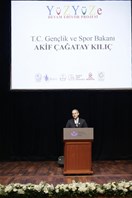 Bakan Akif Çağatay Kılıç, İstanbul Lütfi Kırdar Kongre ve Sergi Sarayında düzenlenen “Yüz yüze devam ediyor Projesi Kitap Tanıtım Programında konuştu.