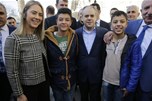 Gençlik ve Spor Bakanı Akif Çağatay Kılıç, bir dizi temas ve incelemelerde bulunmak üzere geldiği Mardin’de ilk olarak esnafı ziyaret etti. Mardin halkı ve esnafı Bakan Çağatay Kılıç'a yoğun ilgi göst
