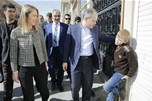 Gençlik ve Spor Bakanı Akif Çağatay Kılıç, bir dizi temas ve incelemelerde bulunmak üzere geldiği Mardin’de ilk olarak esnafı ziyaret etti. Mardin halkı ve esnafı Bakan Çağatay Kılıç'a yoğun ilgi göst