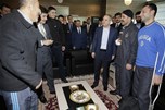 Gençlik ve Spor Bakanı Akif Çağatay Kılıç, bir dizi temas ve incelemelerde bulunmak üzere geldiği Mardin’de ilk olarak esnafı ziyaret etti. Mardin halkı ve esnafı Bakan Çağatay Kılıç'a yoğun ilgi göst