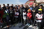 Başbakan Ahmet Davutoğlu, Gençlik ve Spor Bakanı Akif Çağatay Kılıç ile Bingöl’deki Haserek Kayak Merkezi’nin açılışını yaptı.