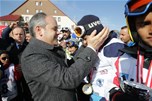 Başbakan Ahmet Davutoğlu, Gençlik ve Spor Bakanı Akif Çağatay Kılıç ile Bingöl’deki Haserek Kayak Merkezi’nin açılışını yaptı.