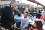 Bakan Çağatay Kılıç, İstiklal İlköğretim Okulu öğrencileri ile sohbet etti.