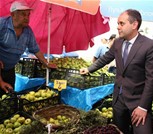 Gençlik ve Spor Bakanı Akif Çağatay Kılıç, Sinop ziyareti sırasında esnaf ve vatandaşlarla sohbet etti.